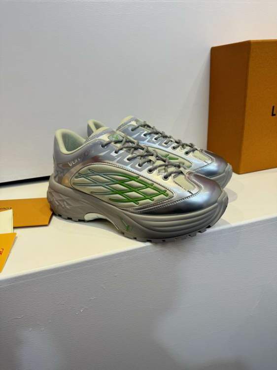 Picture of Louis Vuitton Shoes _SKULVsz35-45sfm010716587